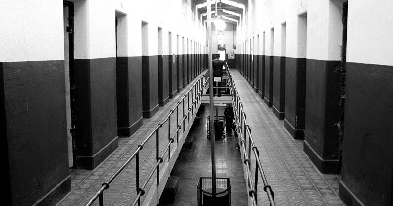 Penerimaan dasar penjara keras tumbuh kerana persepsi ketidaksamaan kaum berlaku